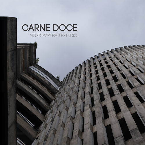 Capa do disco “Carne Doce no Complexo Estdio”, de “Carne Doce”